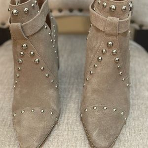 Boots Antonio Melani, women size 7, Tan color, like new.